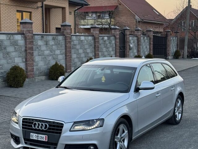 Сірий Ауді А4, об'ємом двигуна 2 л та пробігом 265 тис. км за 8100 $, фото 1 на Automoto.ua