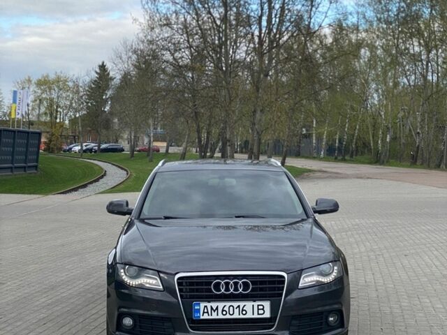 Серый Ауди А4, объемом двигателя 1.8 л и пробегом 250 тыс. км за 7700 $, фото 1 на Automoto.ua