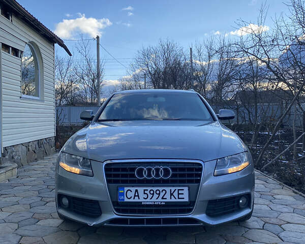 Сірий Ауді А4, об'ємом двигуна 1.8 л та пробігом 229 тис. км за 8700 $, фото 1 на Automoto.ua