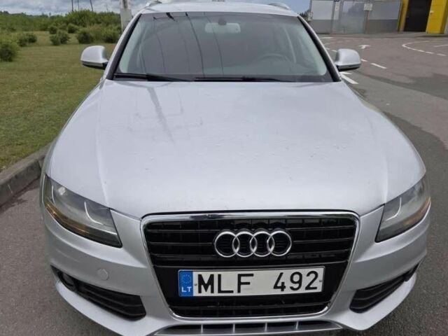 Сірий Ауді А4, об'ємом двигуна 2 л та пробігом 226 тис. км за 4024 $, фото 1 на Automoto.ua
