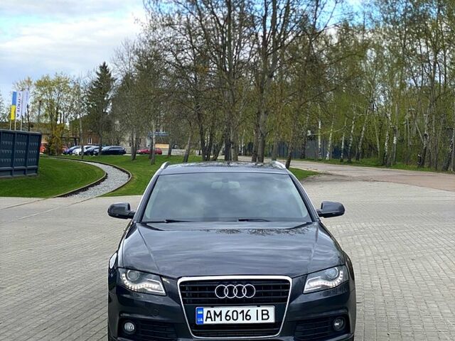 Сірий Ауді А4, об'ємом двигуна 1.8 л та пробігом 250 тис. км за 7800 $, фото 1 на Automoto.ua