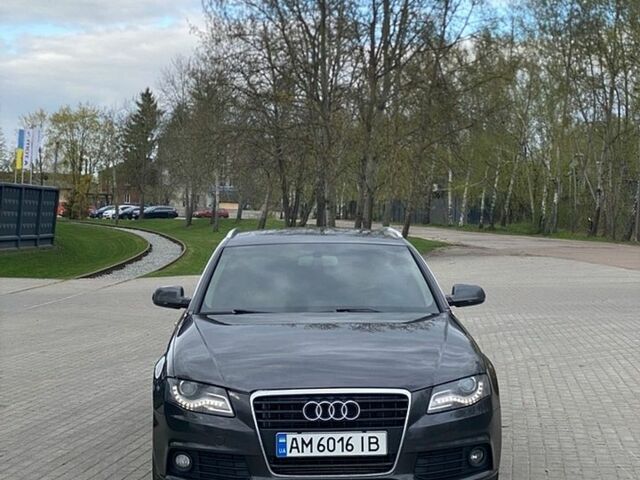 Серый Ауди А4, объемом двигателя 1.8 л и пробегом 250 тыс. км за 7850 $, фото 1 на Automoto.ua