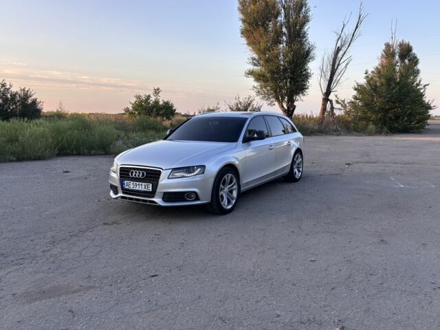 Сірий Ауді А4, об'ємом двигуна 2 л та пробігом 295 тис. км за 11031 $, фото 1 на Automoto.ua