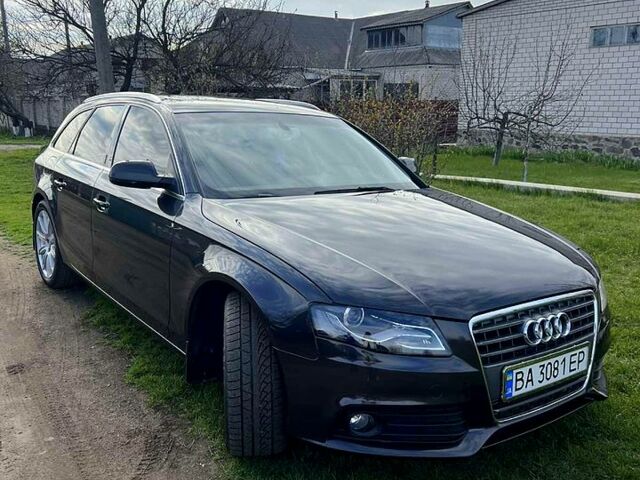 Серый Ауди А4, объемом двигателя 2 л и пробегом 258 тыс. км за 8100 $, фото 1 на Automoto.ua