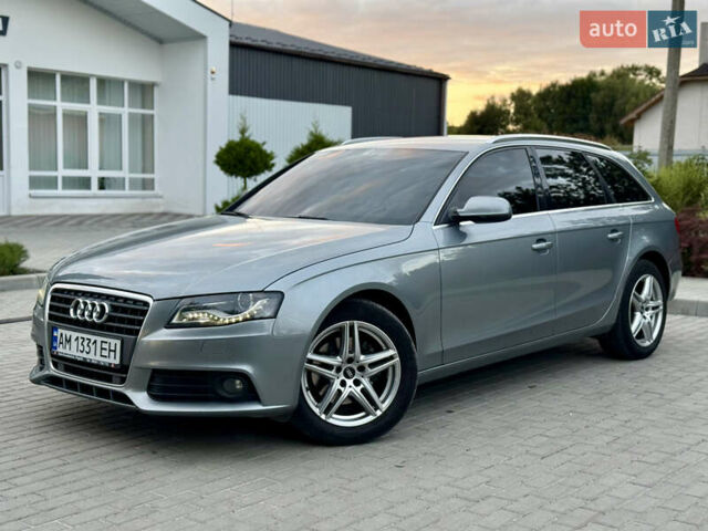 Сірий Ауді А4, об'ємом двигуна 2 л та пробігом 271 тис. км за 10400 $, фото 1 на Automoto.ua
