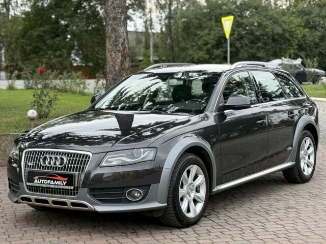 Сірий Ауді А4, об'ємом двигуна 2 л та пробігом 200 тис. км за 10803 $, фото 1 на Automoto.ua