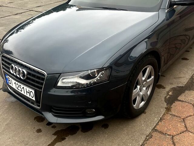 Сірий Ауді А4, об'ємом двигуна 2 л та пробігом 205 тис. км за 10000 $, фото 1 на Automoto.ua