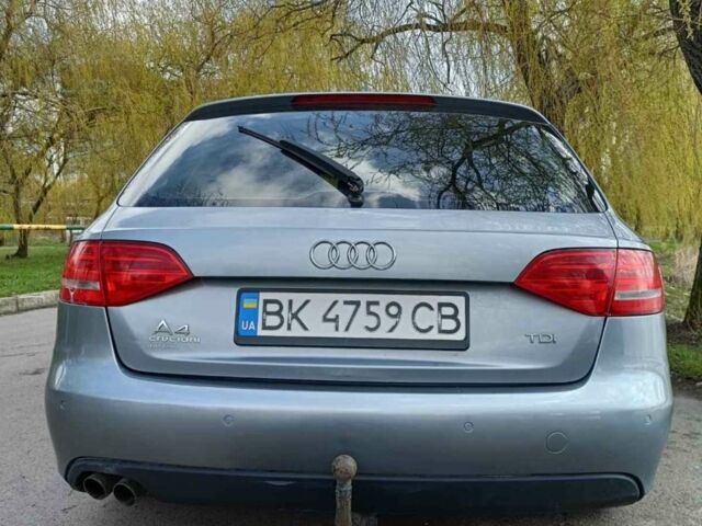 Серый Ауди А4, объемом двигателя 2 л и пробегом 238 тыс. км за 8700 $, фото 1 на Automoto.ua