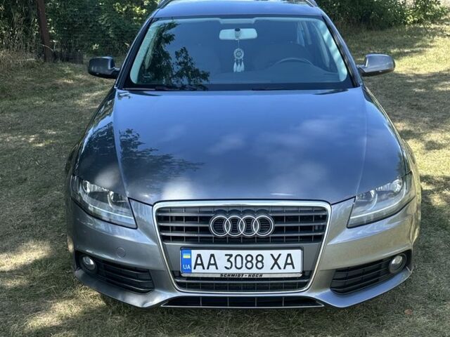 Сірий Ауді А4, об'ємом двигуна 2 л та пробігом 290 тис. км за 11000 $, фото 1 на Automoto.ua