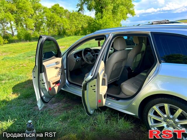 Серый Ауди А4, объемом двигателя 2 л и пробегом 71 тыс. км за 13900 $, фото 1 на Automoto.ua