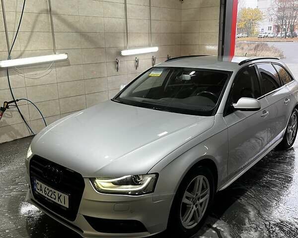 Сірий Ауді А4, об'ємом двигуна 2 л та пробігом 295 тис. км за 10800 $, фото 1 на Automoto.ua