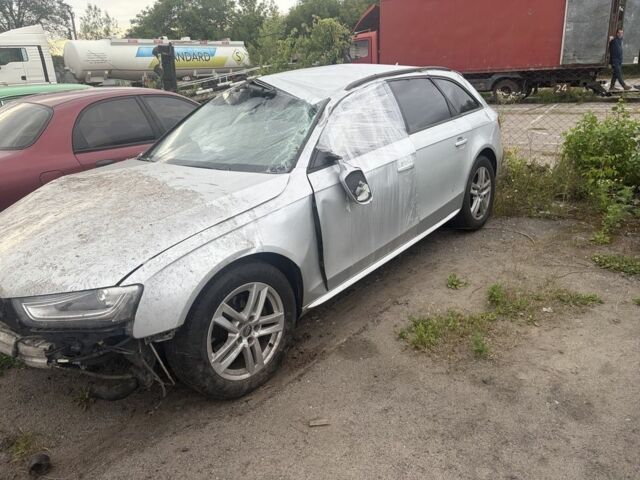 Серый Ауди А4, объемом двигателя 0 л и пробегом 300 тыс. км за 2504 $, фото 1 на Automoto.ua