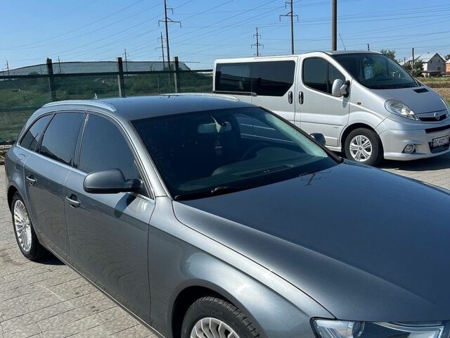 Сірий Ауді А4, об'ємом двигуна 2 л та пробігом 245 тис. км за 10900 $, фото 1 на Automoto.ua