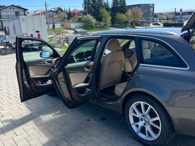 Серый Ауди А4, объемом двигателя 2 л и пробегом 268 тыс. км за 15645 $, фото 1 на Automoto.ua