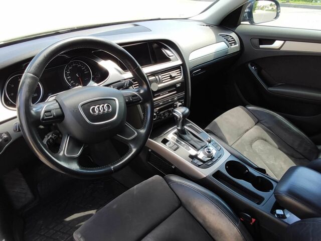 Серый Ауди А4, объемом двигателя 2 л и пробегом 317 тыс. км за 12300 $, фото 1 на Automoto.ua