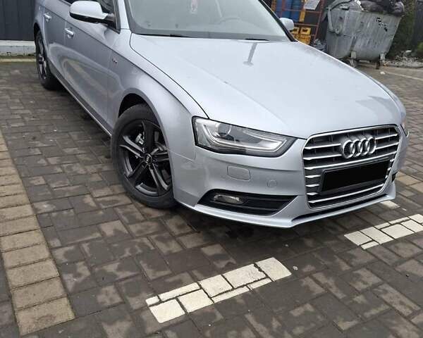 Сірий Ауді А4, об'ємом двигуна 2 л та пробігом 221 тис. км за 13999 $, фото 1 на Automoto.ua