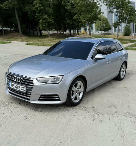 Серый Ауди А4, объемом двигателя 2.97 л и пробегом 293 тыс. км за 19500 $, фото 1 на Automoto.ua