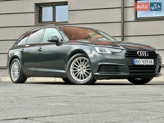 Сірий Ауді А4, об'ємом двигуна 2 л та пробігом 220 тис. км за 15750 $, фото 1 на Automoto.ua