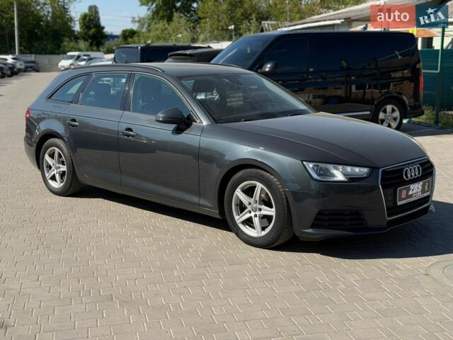 Сірий Ауді А4, об'ємом двигуна 2 л та пробігом 268 тис. км за 16200 $, фото 1 на Automoto.ua
