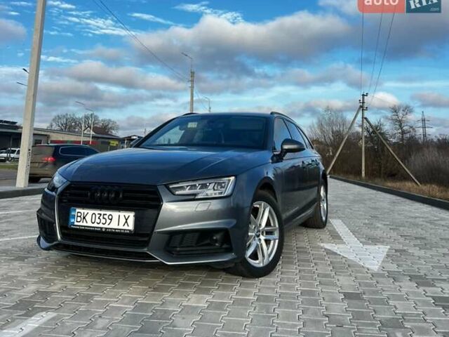 Серый Ауди А4, объемом двигателя 2 л и пробегом 266 тыс. км за 21900 $, фото 1 на Automoto.ua