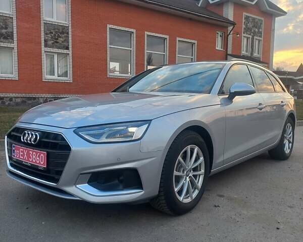 Сірий Ауді А4, об'ємом двигуна 2 л та пробігом 217 тис. км за 21799 $, фото 1 на Automoto.ua