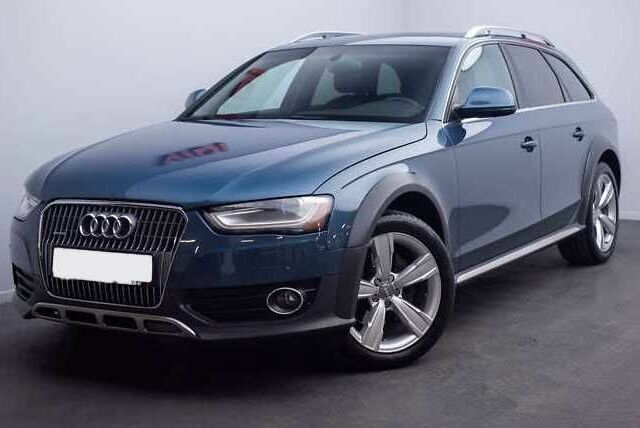 Синий Ауди А4, объемом двигателя 2 л и пробегом 166 тыс. км за 9500 $, фото 1 на Automoto.ua