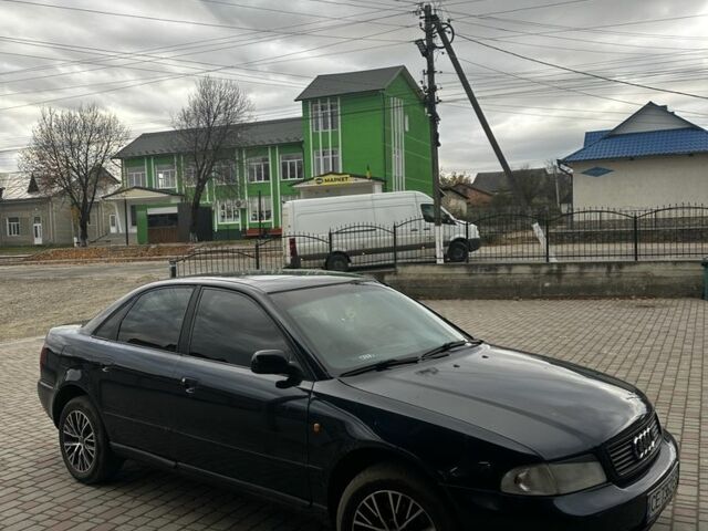 Синий Ауди А4, объемом двигателя 1.6 л и пробегом 300 тыс. км за 2650 $, фото 1 на Automoto.ua
