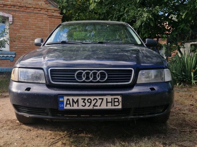 Синий Ауди А4, объемом двигателя 1.8 л и пробегом 310 тыс. км за 1806 $, фото 1 на Automoto.ua