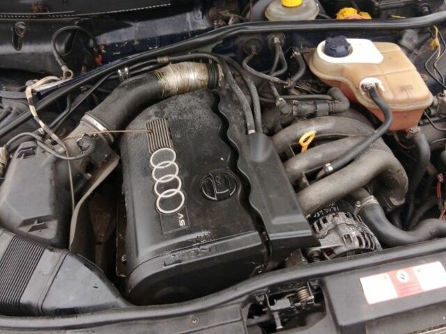 Синий Ауди А4, объемом двигателя 0 л и пробегом 250 тыс. км за 592 $, фото 1 на Automoto.ua