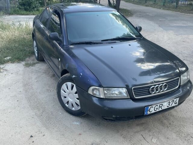 Синій Ауді А4, об'ємом двигуна 1.6 л та пробігом 240 тис. км за 900 $, фото 1 на Automoto.ua