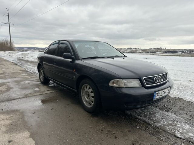 Синий Ауди А4, объемом двигателя 1.8 л и пробегом 250 тыс. км за 2600 $, фото 1 на Automoto.ua