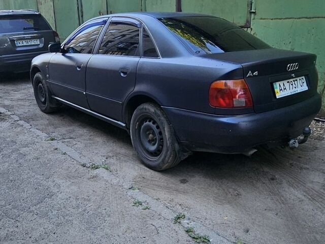 Синий Ауди А4, объемом двигателя 1.8 л и пробегом 530 тыс. км за 2907 $, фото 1 на Automoto.ua