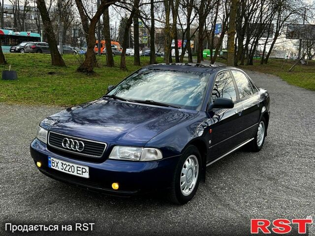 Синий Ауди А4, объемом двигателя 1.8 л и пробегом 313 тыс. км за 3500 $, фото 1 на Automoto.ua