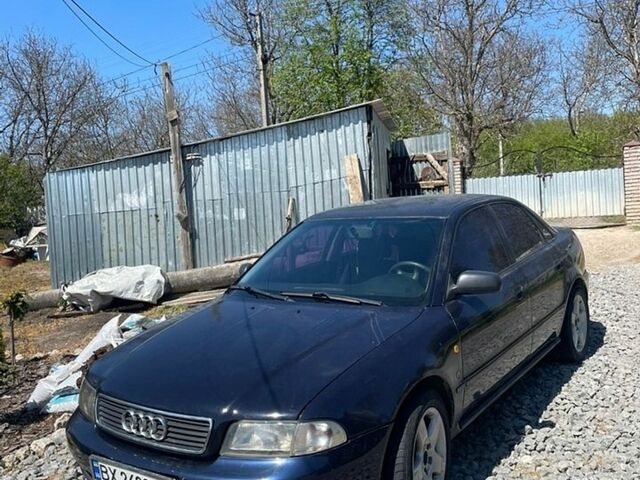 Синий Ауди А4, объемом двигателя 1.6 л и пробегом 409 тыс. км за 2900 $, фото 1 на Automoto.ua