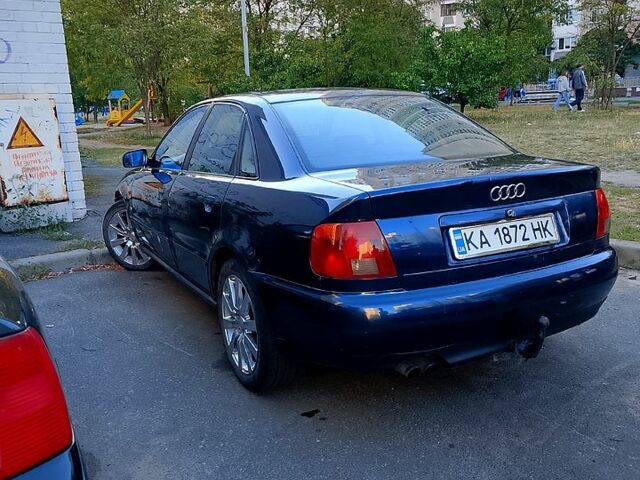 Синій Ауді А4, об'ємом двигуна 2.6 л та пробігом 0 тис. км за 2200 $, фото 1 на Automoto.ua
