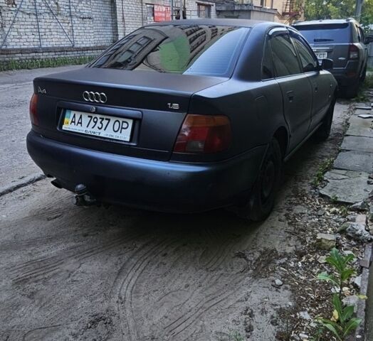 Синий Ауди А4, объемом двигателя 1.8 л и пробегом 530 тыс. км за 2926 $, фото 1 на Automoto.ua