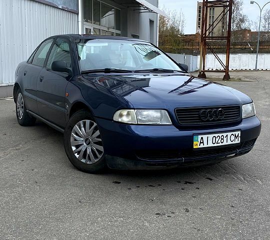Синий Ауди А4, объемом двигателя 1.8 л и пробегом 464 тыс. км за 3150 $, фото 1 на Automoto.ua