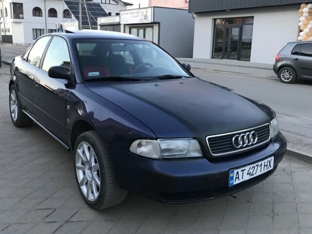 Синій Ауді А4, об'ємом двигуна 1.8 л та пробігом 353 тис. км за 2700 $, фото 1 на Automoto.ua