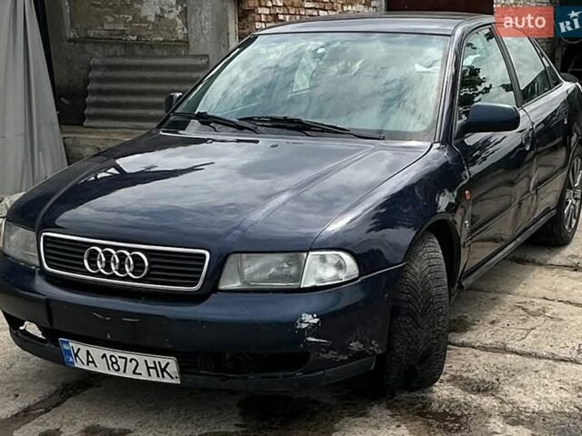 Синий Ауди А4, объемом двигателя 2.6 л и пробегом 380 тыс. км за 1800 $, фото 1 на Automoto.ua