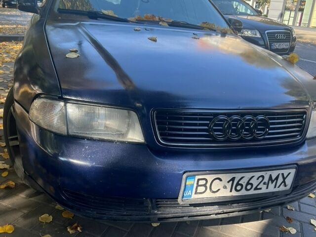 Синий Ауди А4, объемом двигателя 1.8 л и пробегом 400 тыс. км за 2100 $, фото 1 на Automoto.ua