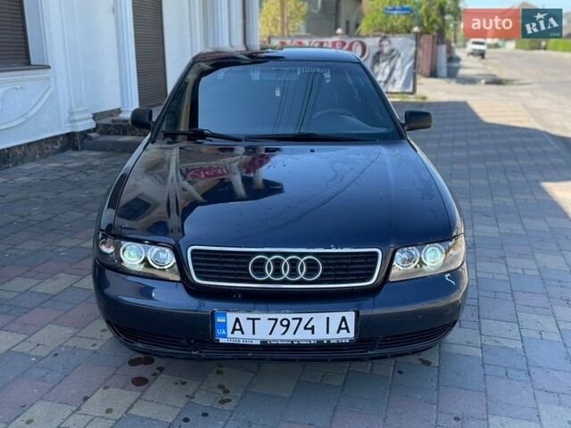 Синий Ауди А4, объемом двигателя 1.6 л и пробегом 350 тыс. км за 2700 $, фото 1 на Automoto.ua