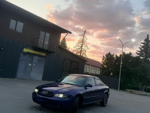 Синий Ауди А4, объемом двигателя 1.9 л и пробегом 437 тыс. км за 2000 $, фото 1 на Automoto.ua
