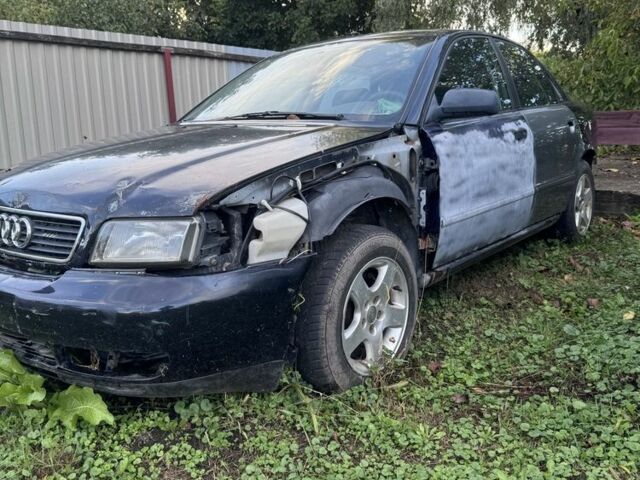 Синий Ауди А4, объемом двигателя 1.6 л и пробегом 300 тыс. км за 1204 $, фото 1 на Automoto.ua