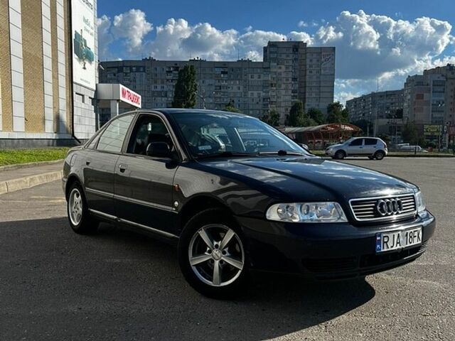 Синий Ауди А4, объемом двигателя 1.9 л и пробегом 390 тыс. км за 2015 $, фото 1 на Automoto.ua