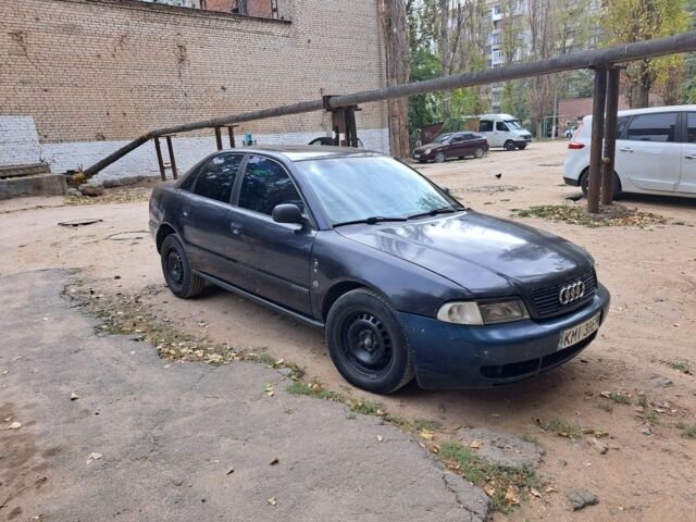 Синий Ауди А4, объемом двигателя 1.9 л и пробегом 580 тыс. км за 1500 $, фото 1 на Automoto.ua