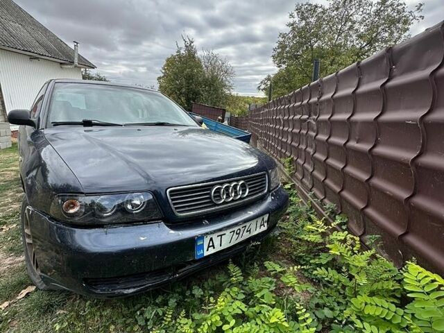 Синій Ауді А4, об'ємом двигуна 1.6 л та пробігом 445 тис. км за 1950 $, фото 1 на Automoto.ua