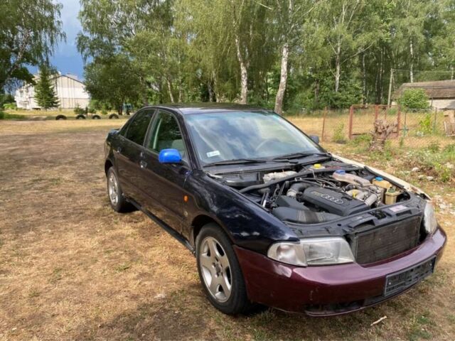 Синий Ауди А4, объемом двигателя 1.8 л и пробегом 305 тыс. км за 1704 $, фото 1 на Automoto.ua
