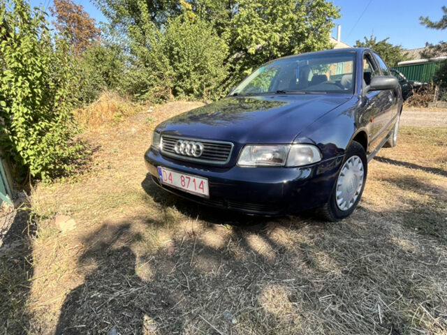Синий Ауди А4, объемом двигателя 1.9 л и пробегом 315 тыс. км за 2000 $, фото 1 на Automoto.ua