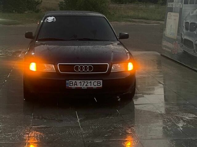 Синий Ауди А4, объемом двигателя 1.6 л и пробегом 510 тыс. км за 3700 $, фото 1 на Automoto.ua