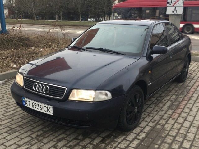 Синій Ауді А4, об'ємом двигуна 1.6 л та пробігом 320 тис. км за 1000 $, фото 1 на Automoto.ua